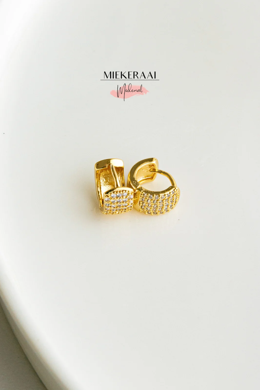 Miekeraai The Regina Gold