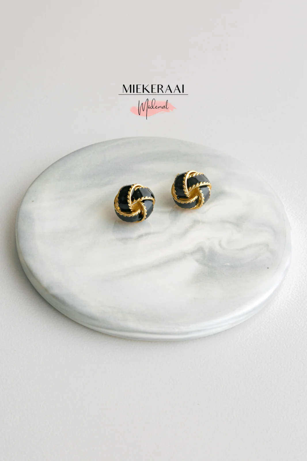 Miekeraai The Vedette Black